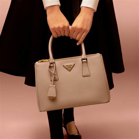 prada de prada|bolsas de prada para mujer.